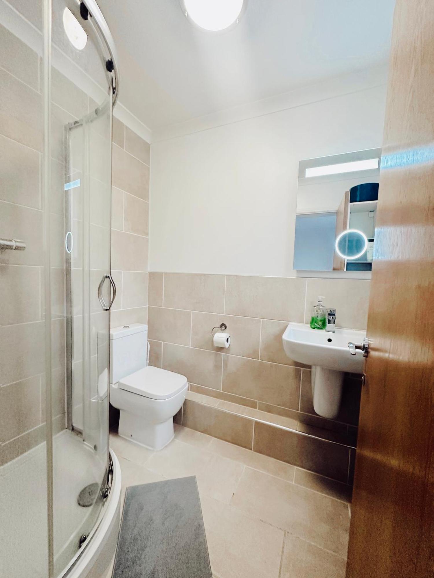 En-Suite Room 5Mins From Tower Bridge ロンドン エクステリア 写真